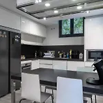 Cozy Rooms In The Heart Of Madrid